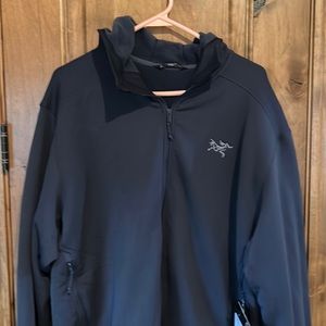 Arc’teryx Men’s full zip hooded jacket